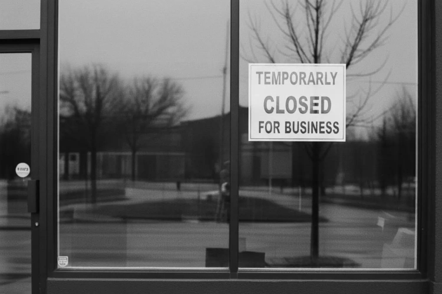 Tạm ngừng kinh doanh